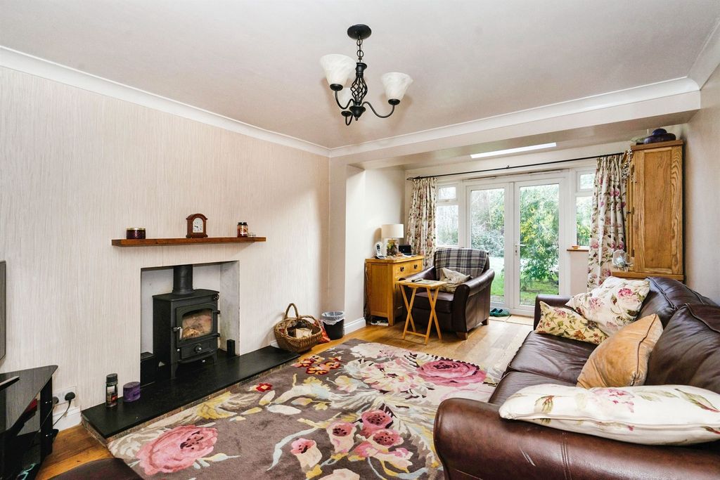 Property photo 2 of 17