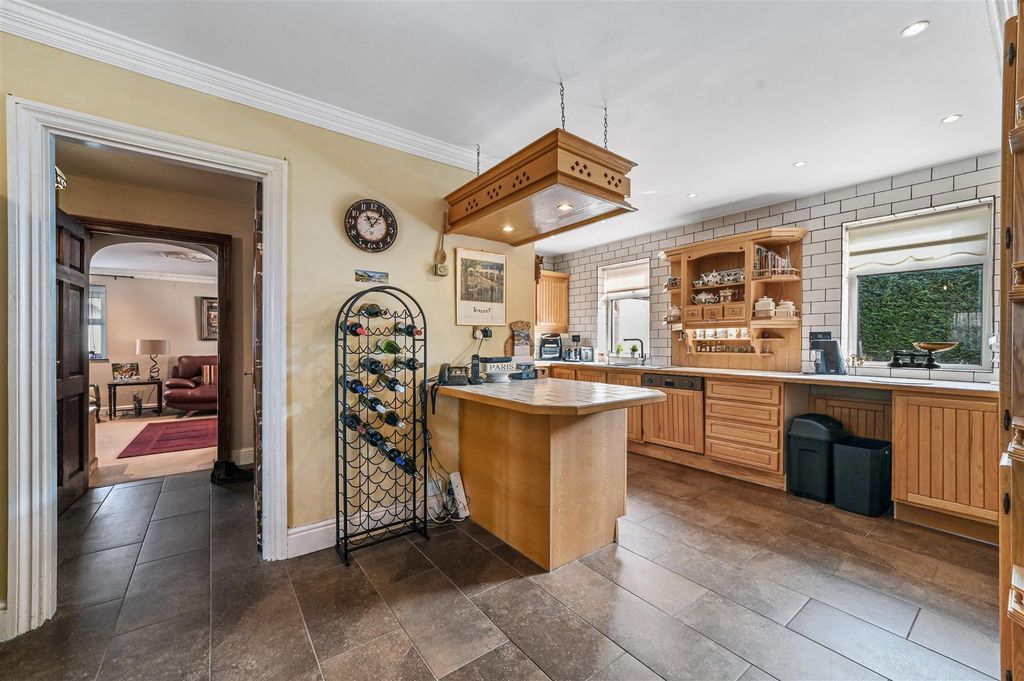 Property photo 2 of 22 Kitchen