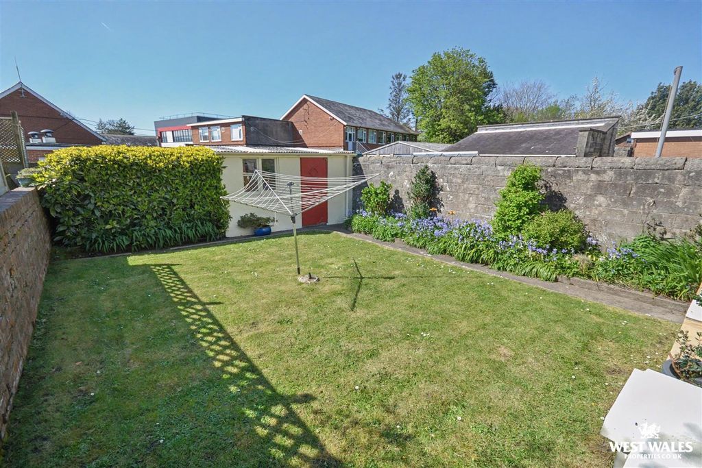 Property photo 2 of 31 Rear Garden