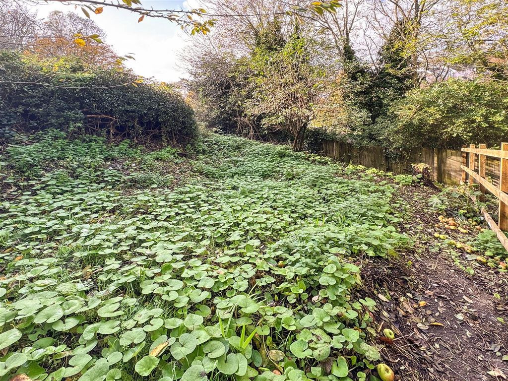 Property photo 3 of 13