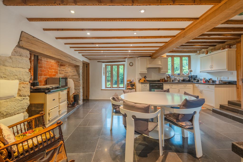 Property photo 2 of 31 Image