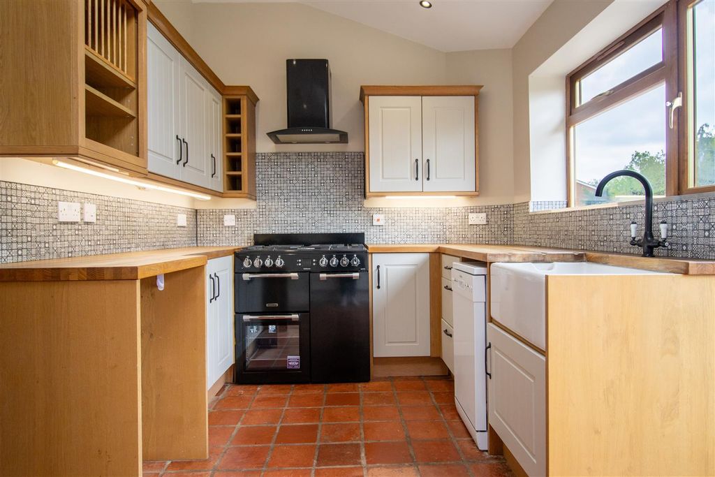 Property photo 3 of 23
