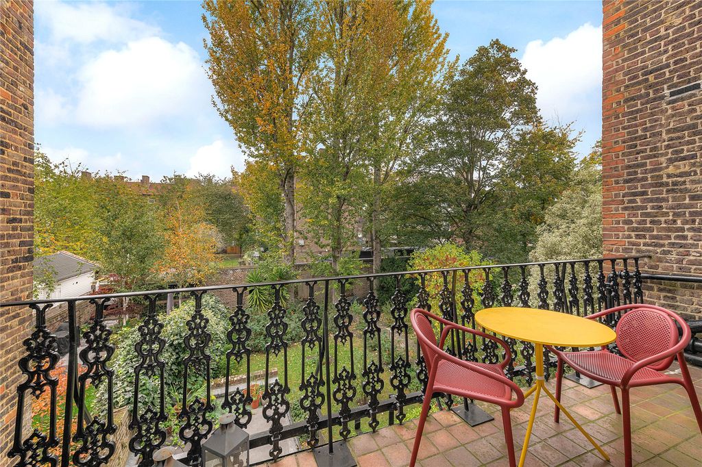 Property photo 3 of 14 Picture No. 18