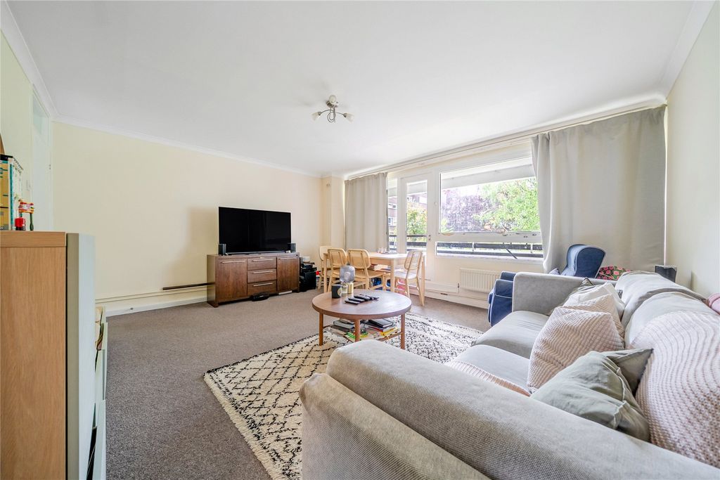 Property photo 1 of 17 Picture No. 11