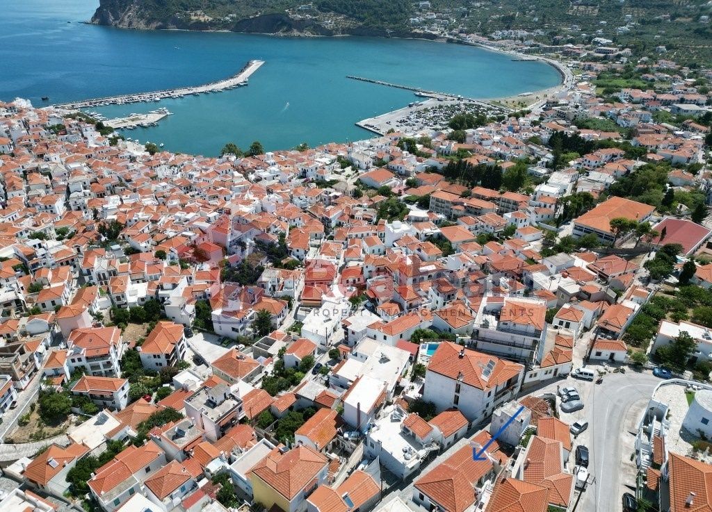 Property photo 1 of 25