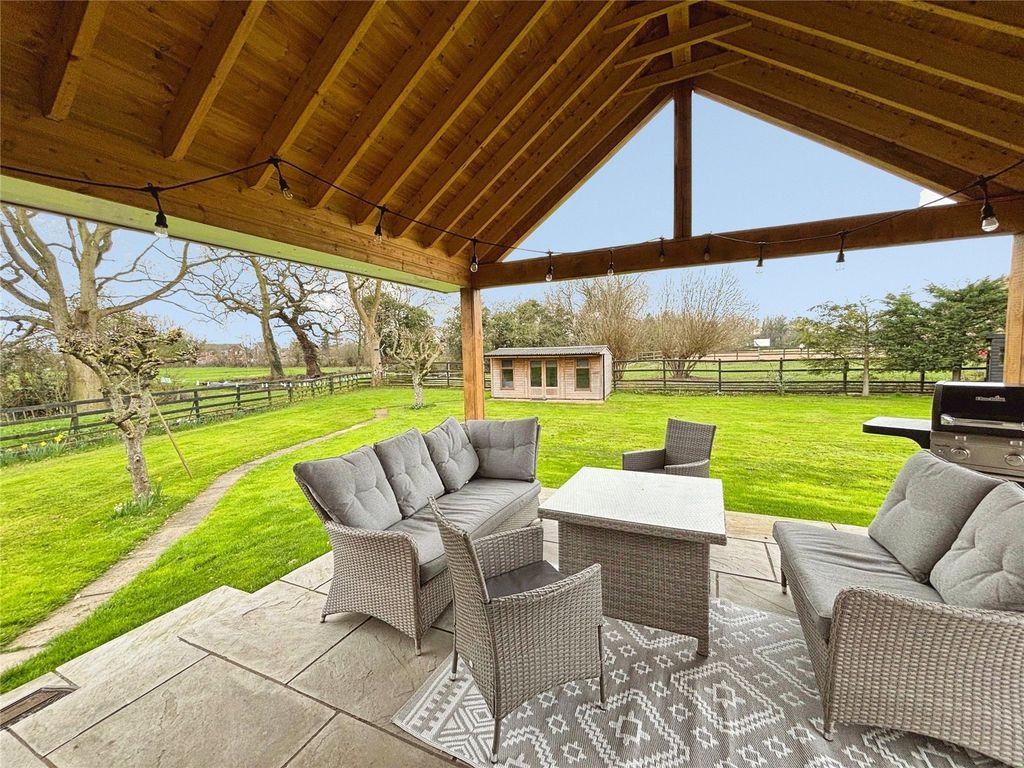 Property photo 3 of 26 Gardens