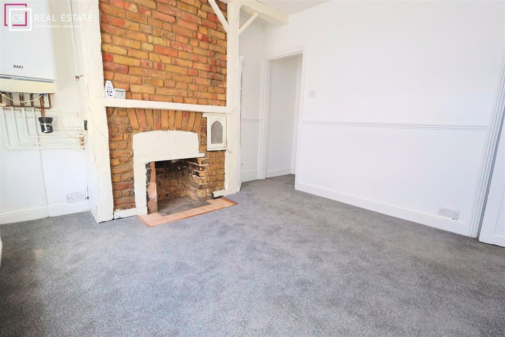 Property photo 2 of 9 Lounge