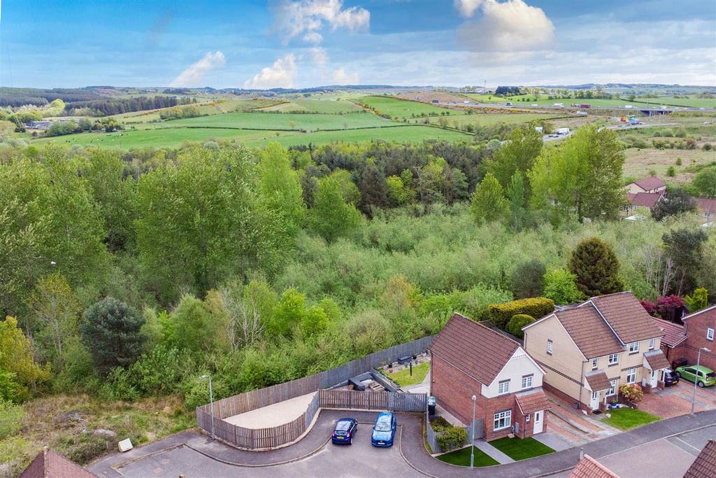 Property photo 3 of 32 12Sidlaw-32.Jpg