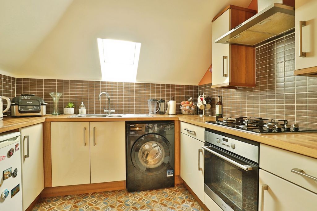 Property photo 3 of 18 Pbox-Img.Jpg