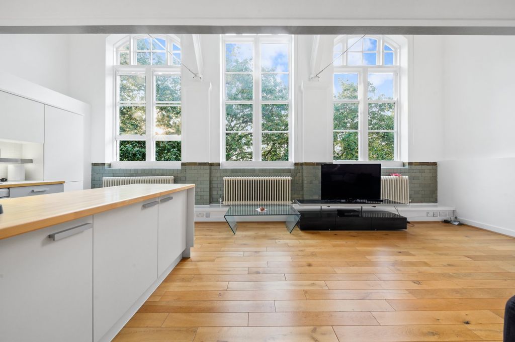 Property photo 1 of 27 Picture No. 17