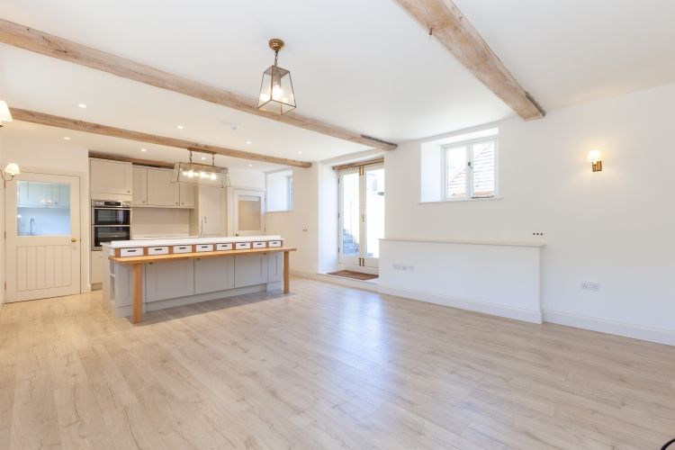 Property photo 3 of 18 198171