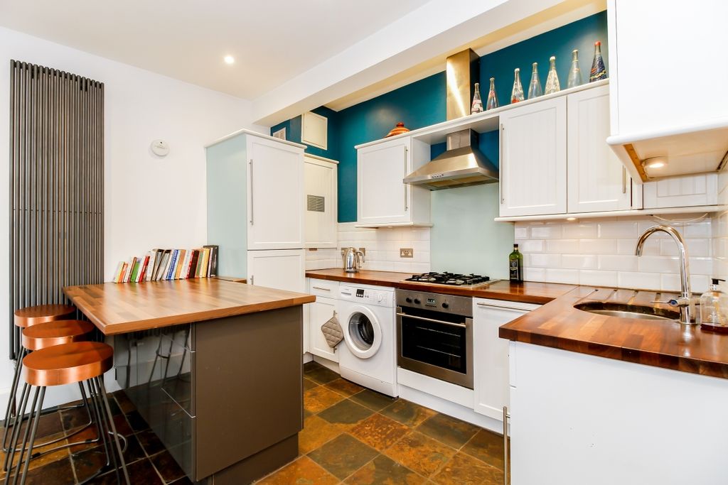 Property photo 2 of 8 49403