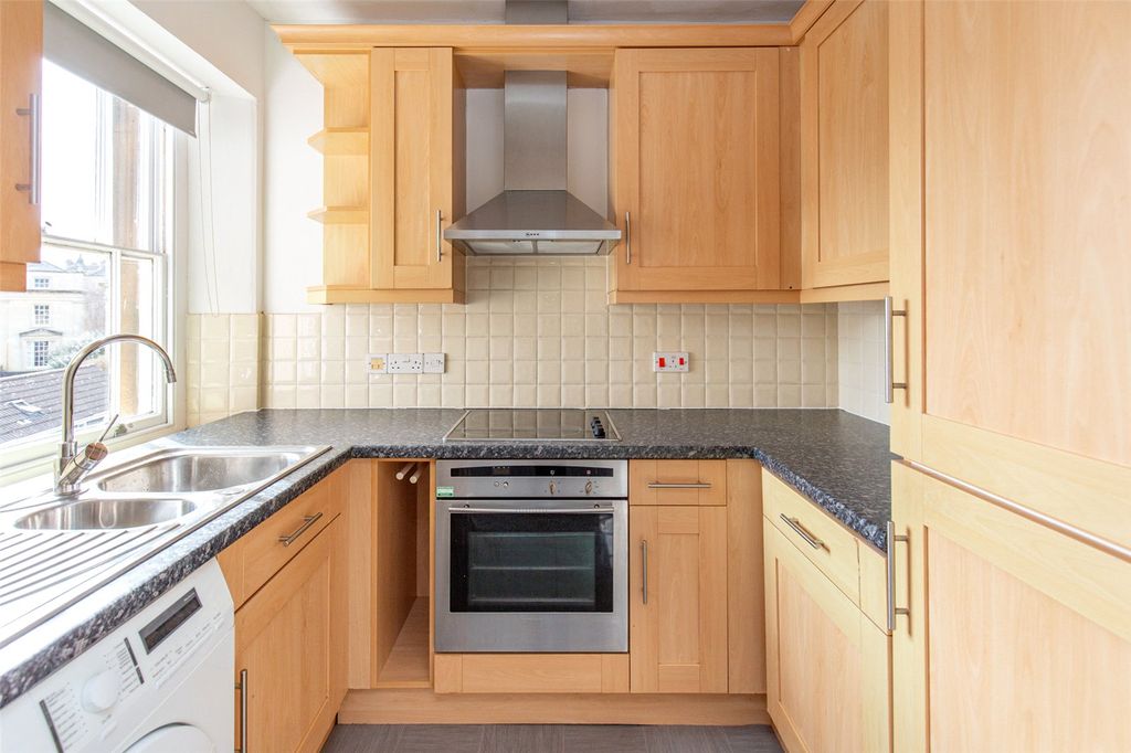 Property photo 3 of 13 Picture No. 33
