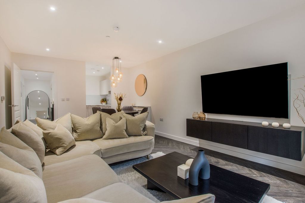 Property photo 1 of 25