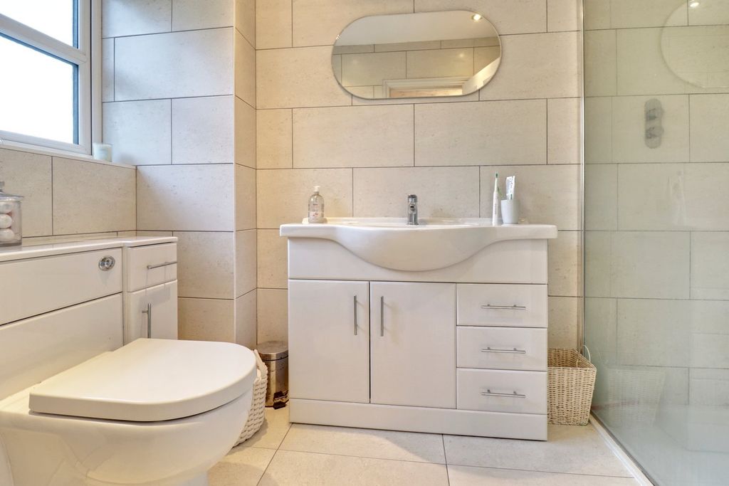 Additional image 16 of 5 bed detached house for saleWyldwood Close, Harlow CM17