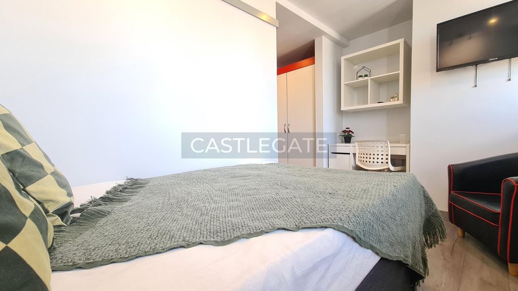 Property photo 1 of 13 Room 60, The Works At Standard House New (3)