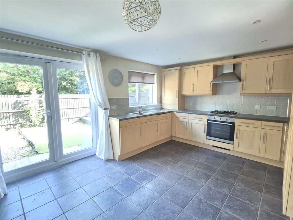 Property photo 2 of 15 Kitchen/Diner