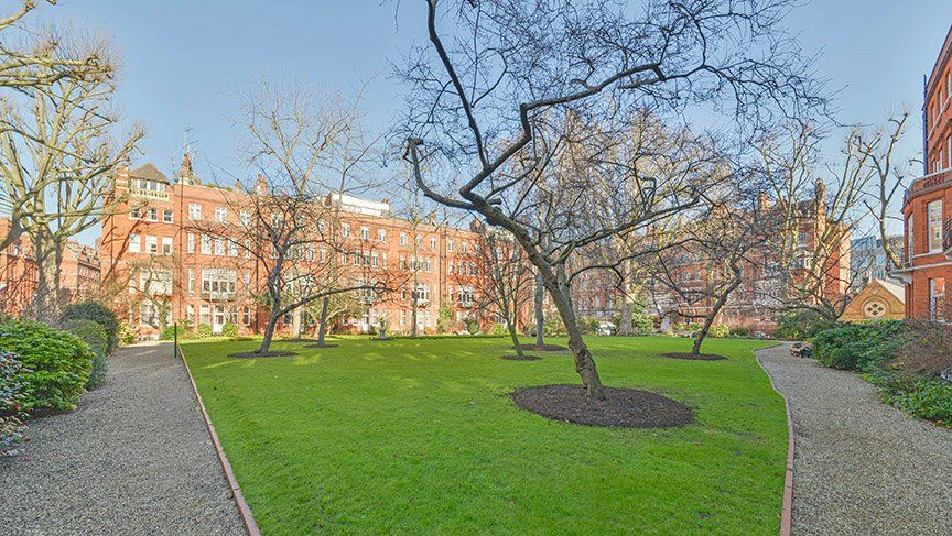 Property photo 3 of 15 Cadogan Gardens
