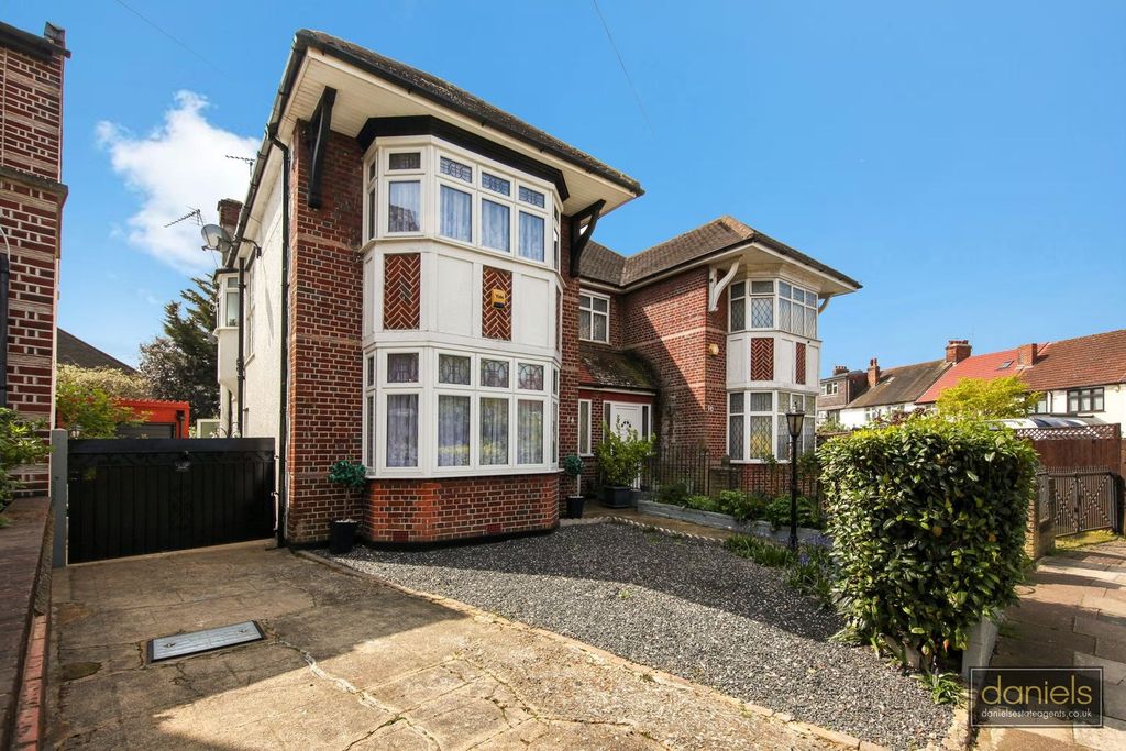 Property photo 1 of 12
