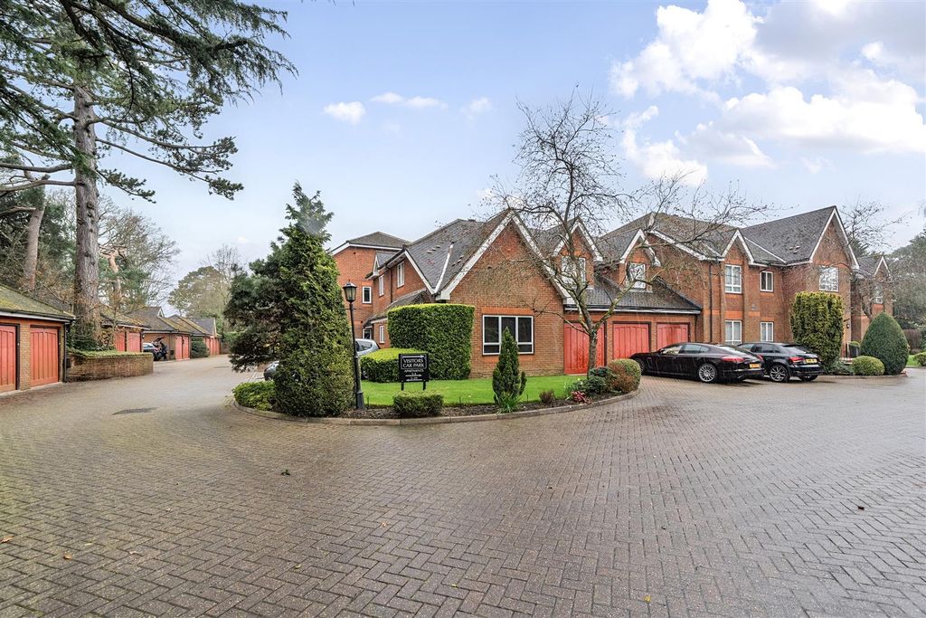 Property photo 2 of 14 Exterior: