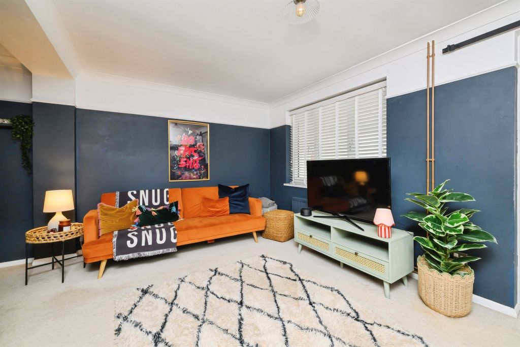Property photo 2 of 17