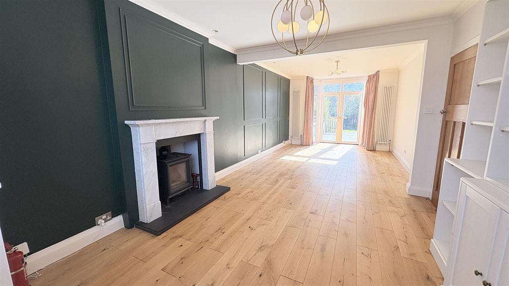 Property photo 2 of 45 Living Area