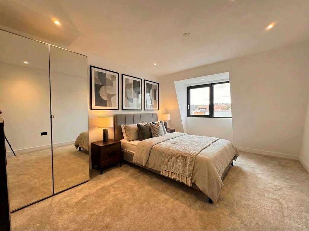 Property photo 3 of 6 Gallery