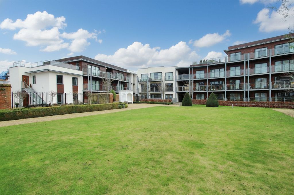 Property photo 1 of 21