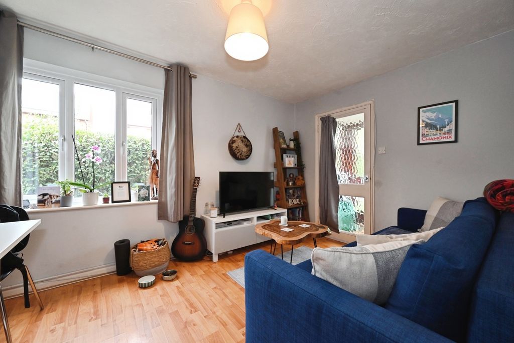 Property photo 3 of 19 Reception Room