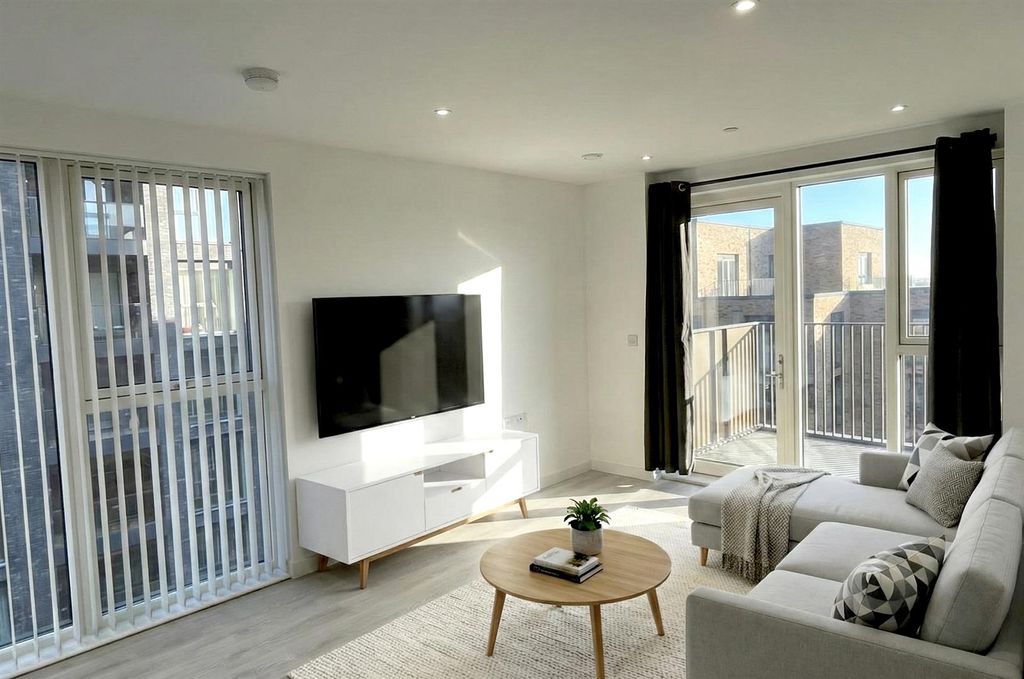 Property photo 2 of 10