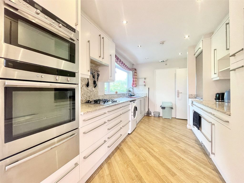 Property photo 3 of 19 Picture No. 16