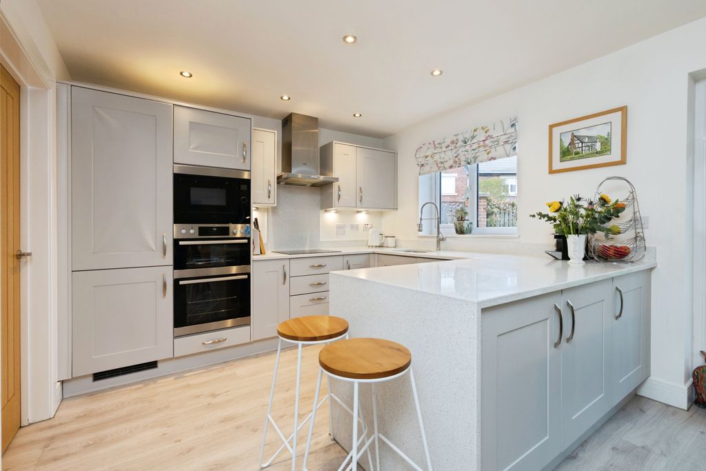 Property photo 3 of 15 1Y8A7620