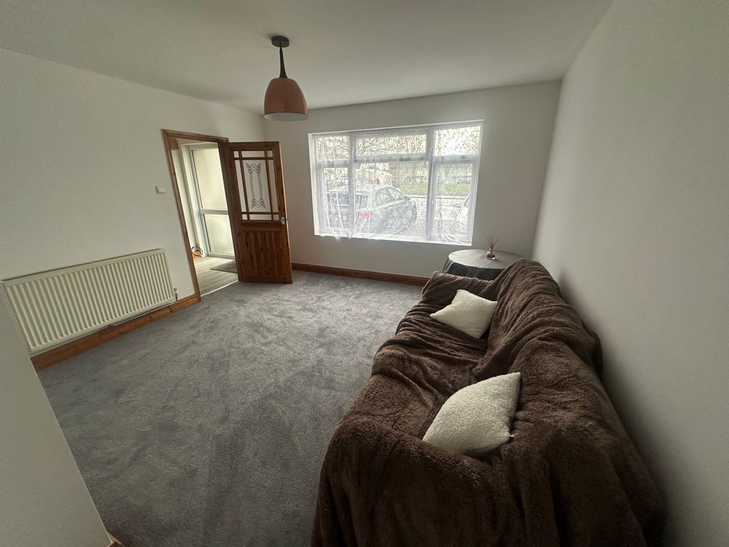 Property photo 2 of 15 Living Room