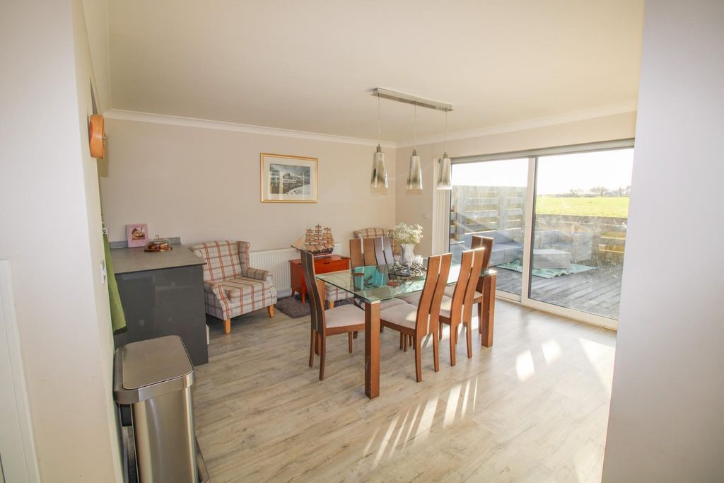 Property photo 3 of 17 Dining Area.Jpg