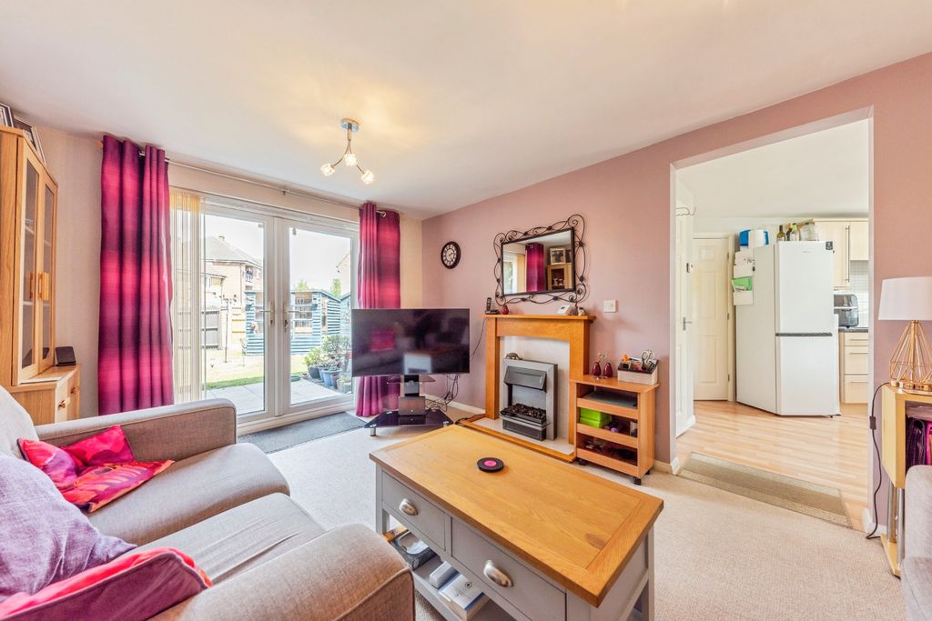 Property photo 3 of 12 4_Ormonde_Close-16