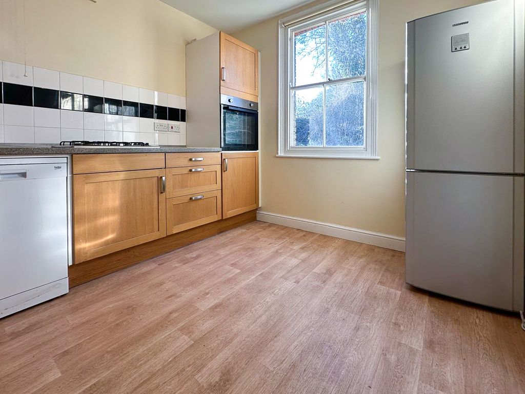 Property photo 3 of 9 Kitchen