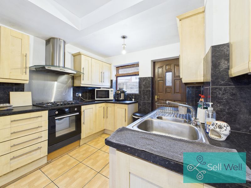 Property photo 3 of 21 Kitchen