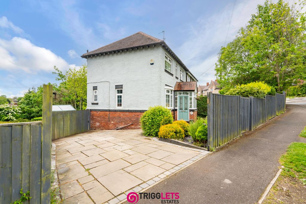 Property photo 2 of 28