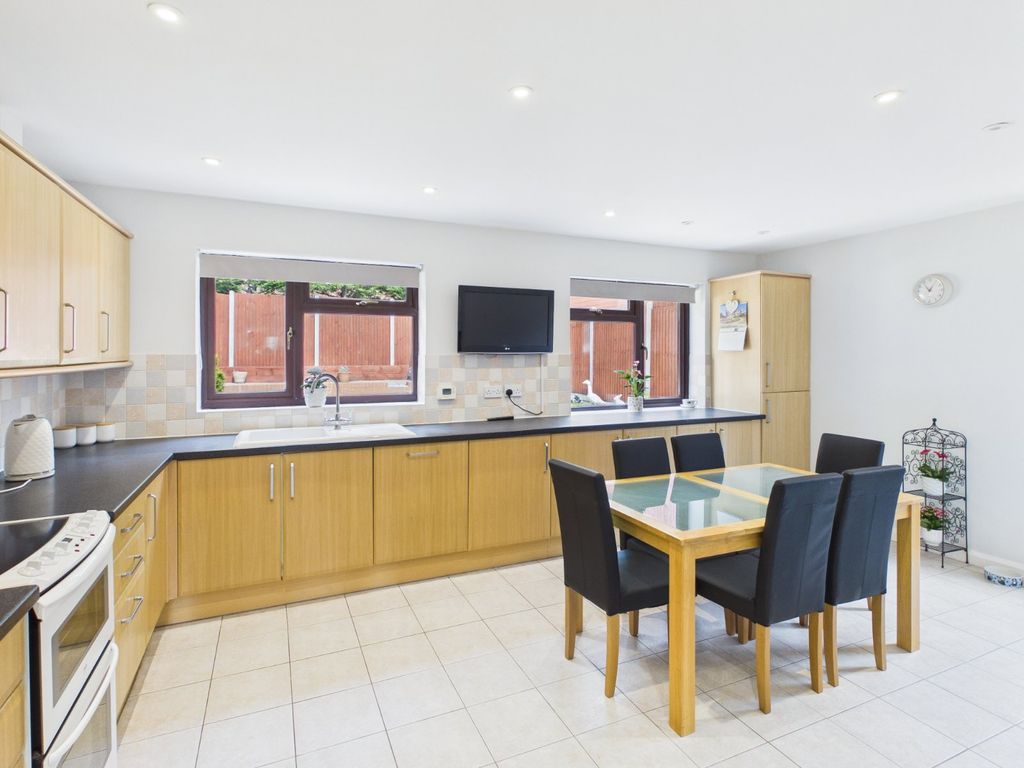 Property photo 3 of 38 Kitchen