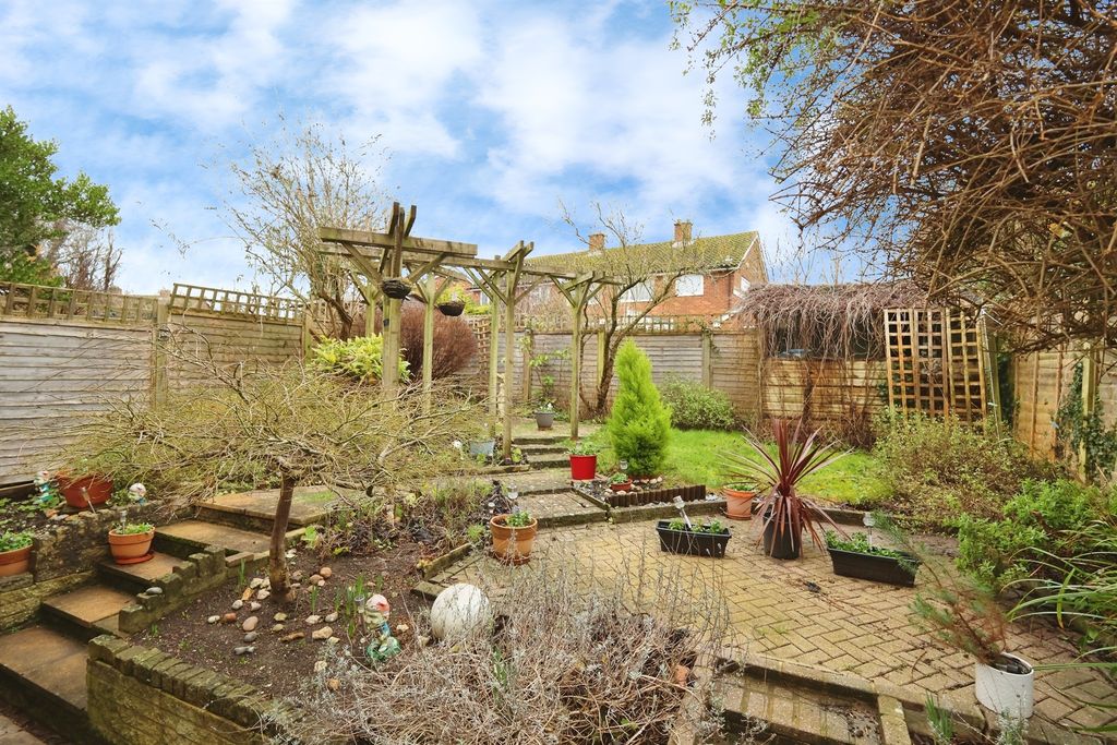 Property photo 2 of 16