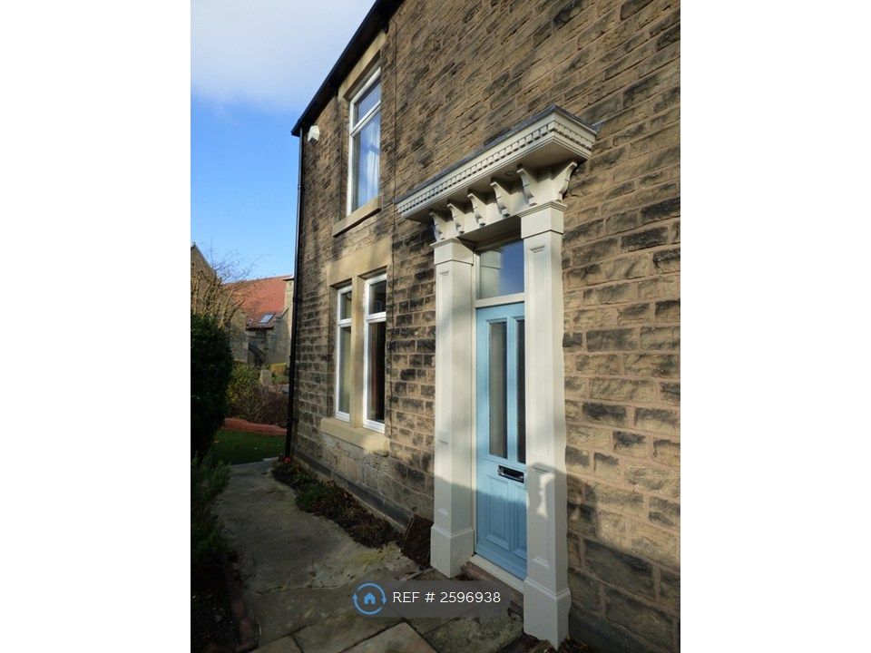 Property photo 2 of 35