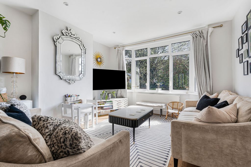 Property photo 2 of 23