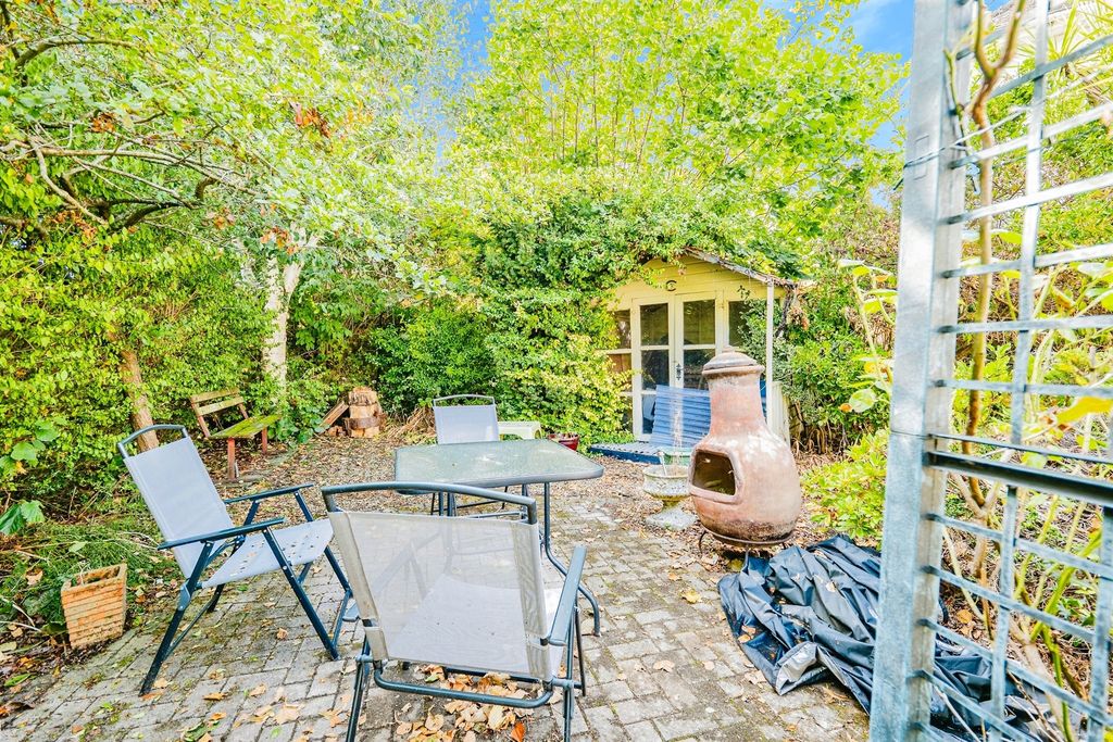 Property photo 2 of 19