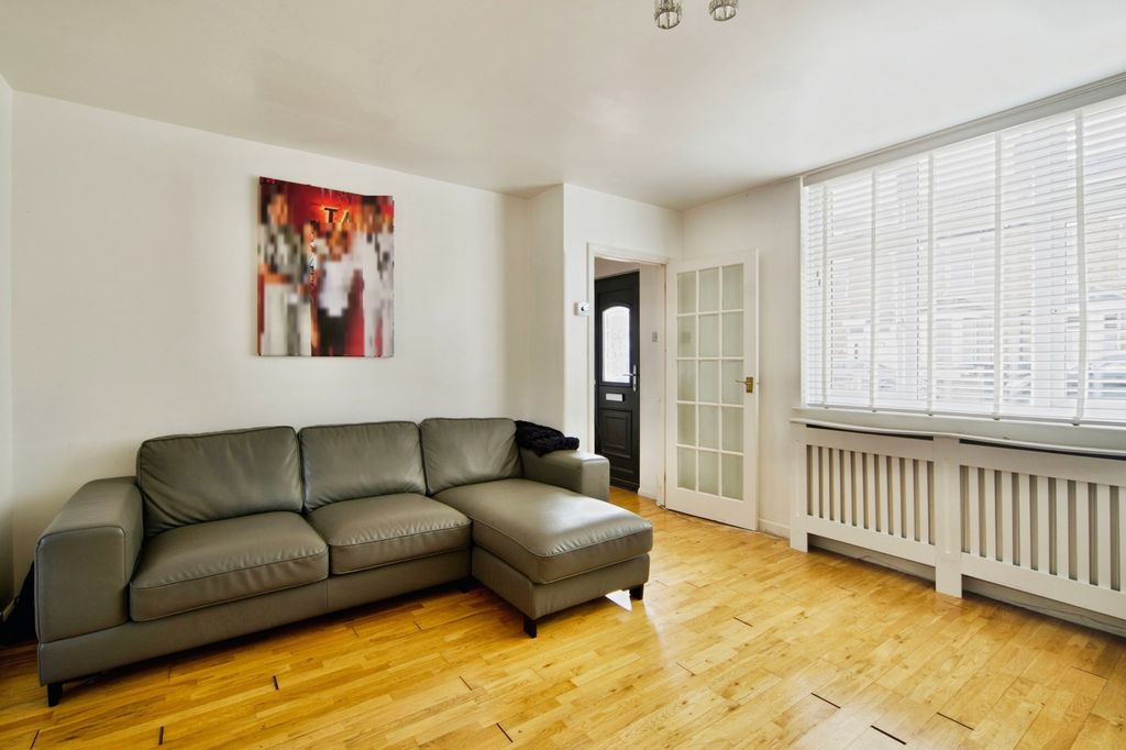 Property photo 3 of 24 Pbox-Img.Jpg