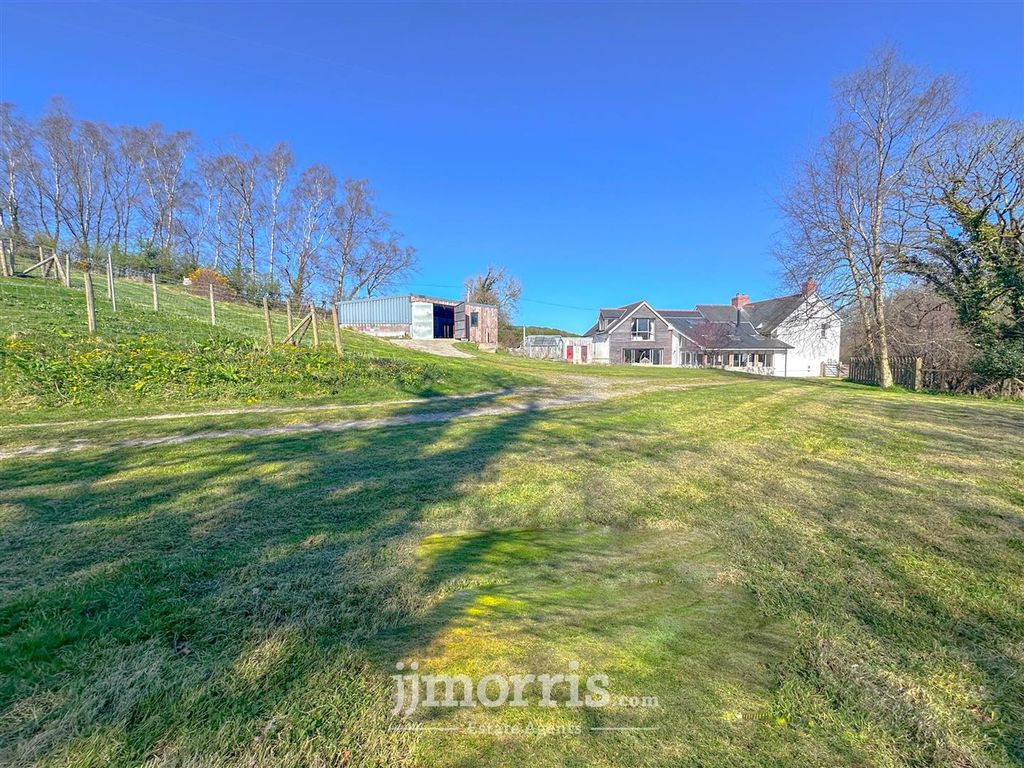 Property photo 1 of 52