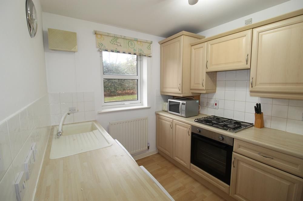 Property photo 3 of 9 Kitchen 1