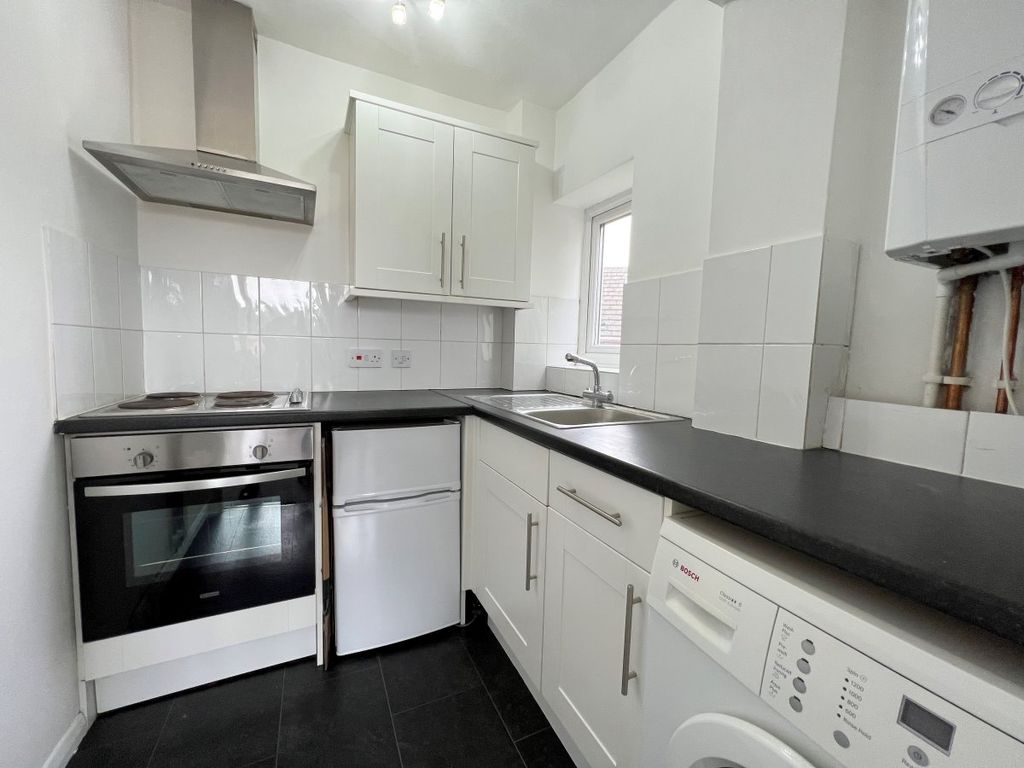 Property photo 3 of 6 Gallery