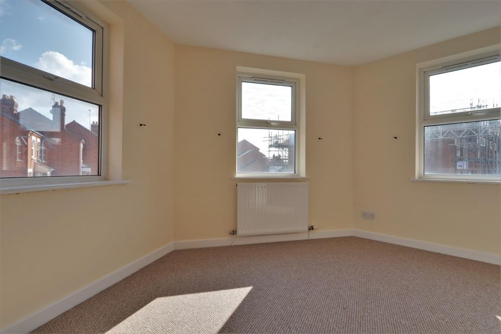 Property photo 3 of 9 Bedroom
