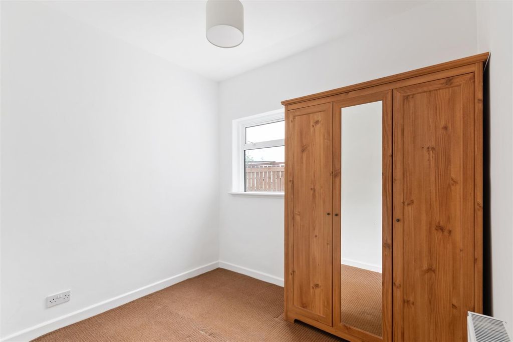 Property photo 3 of 12 Bedroom