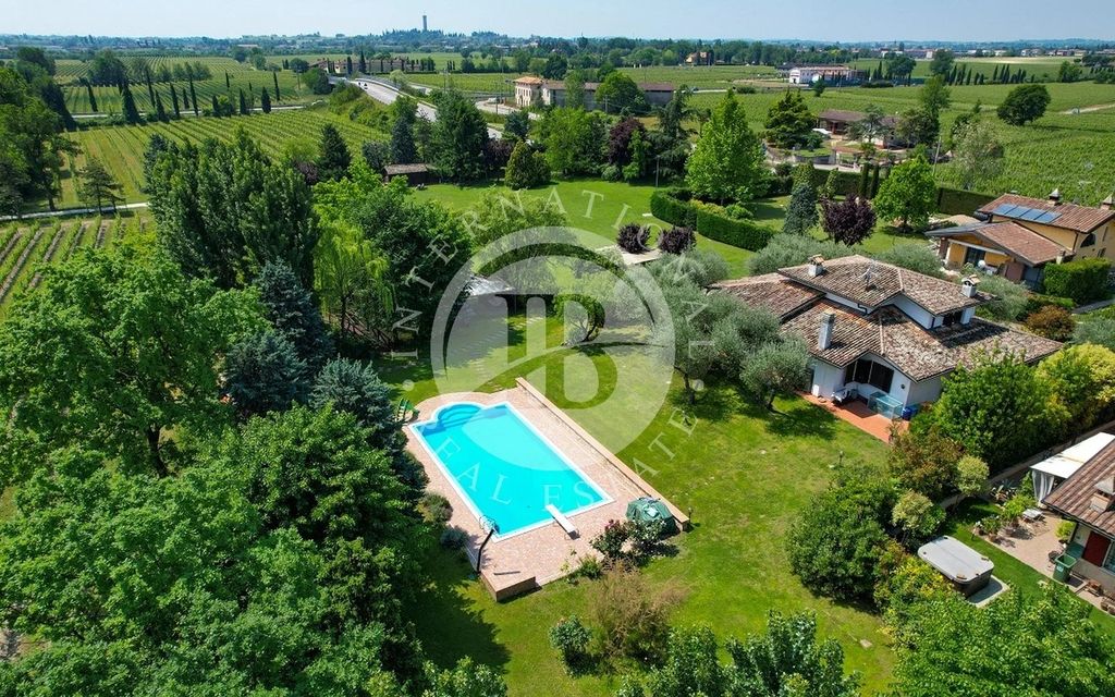 Property photo 1 of 29